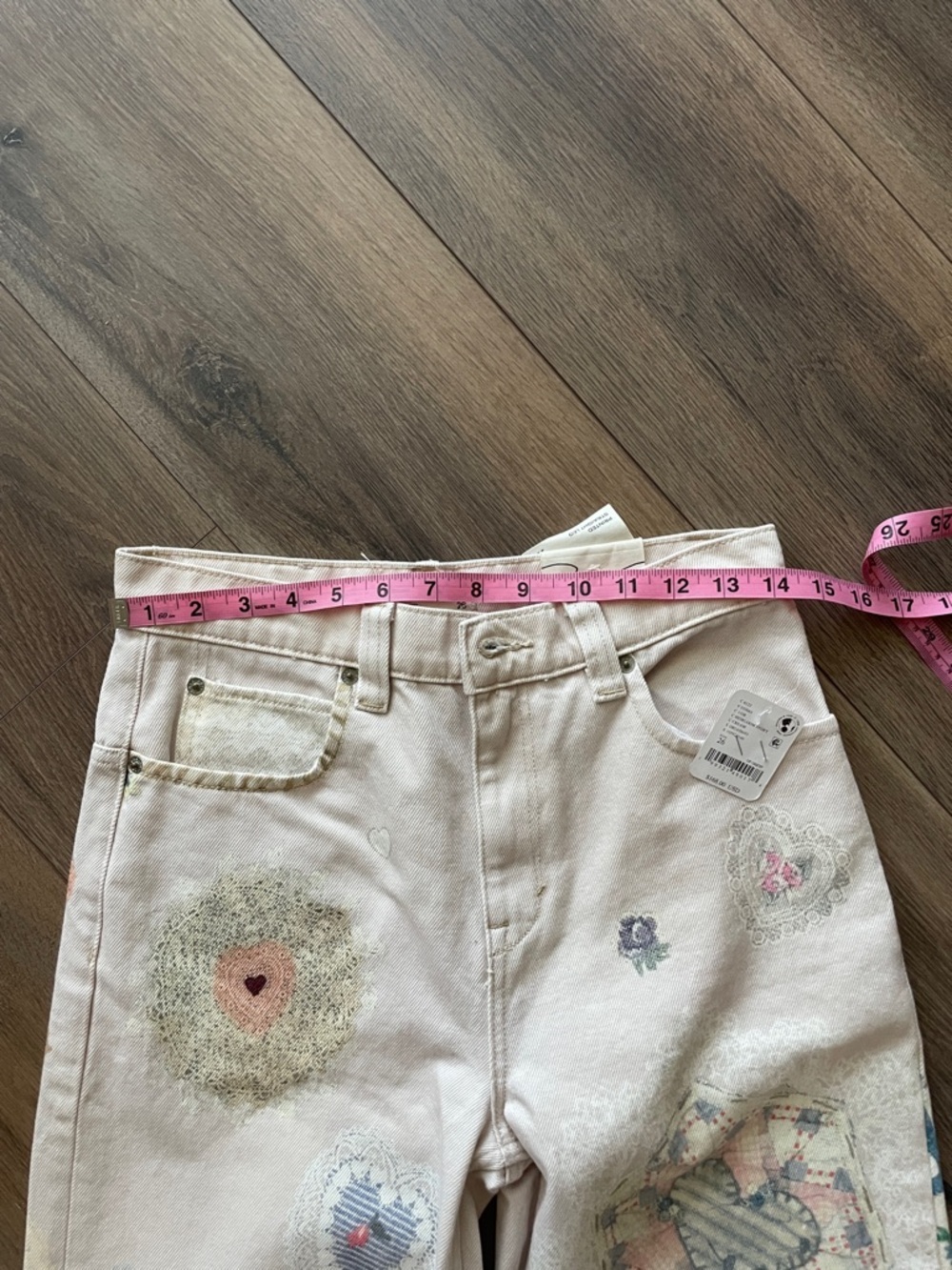 Free People Tinsley Illusion Printed Jeans- Heirloom Ivory Hearts- Size - Picture 6 of 10